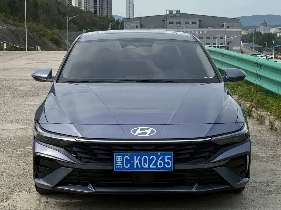 Hyundai Elantra Model 1.5L CVT LUX Premium Edition 2023