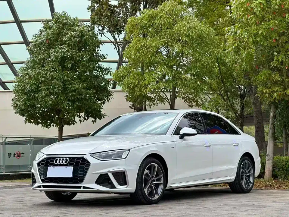 Audi A4L 40 TFSI Fashion Dynamic 2022