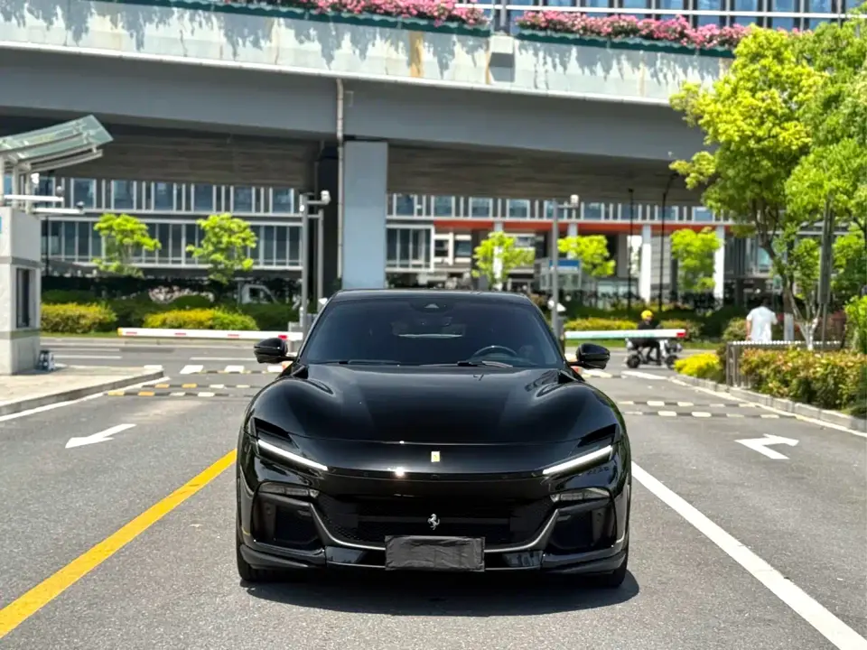 Ferrari Purosangue 6.5L V12 2025