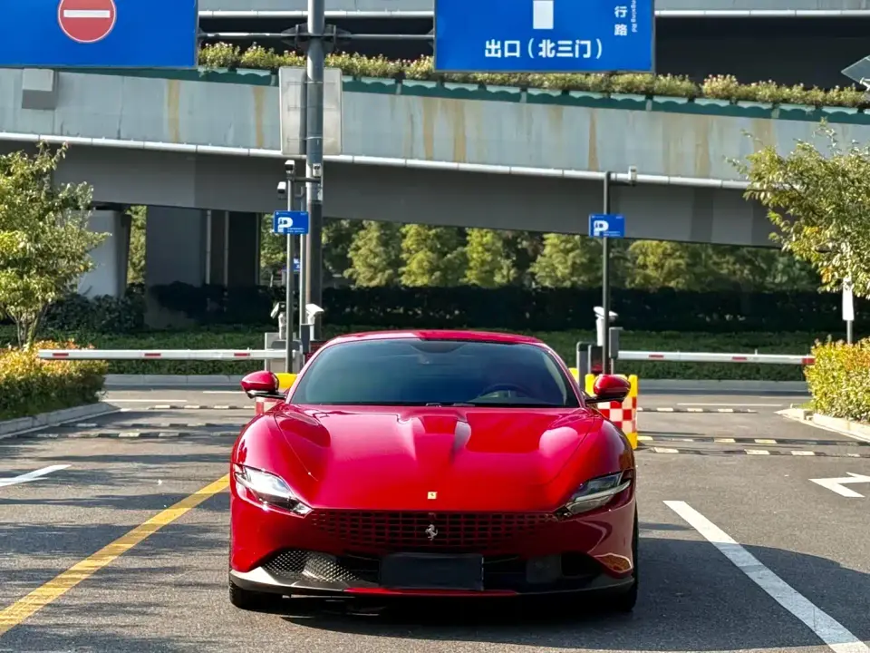 Ferrari Roma 3.9T V8 2025