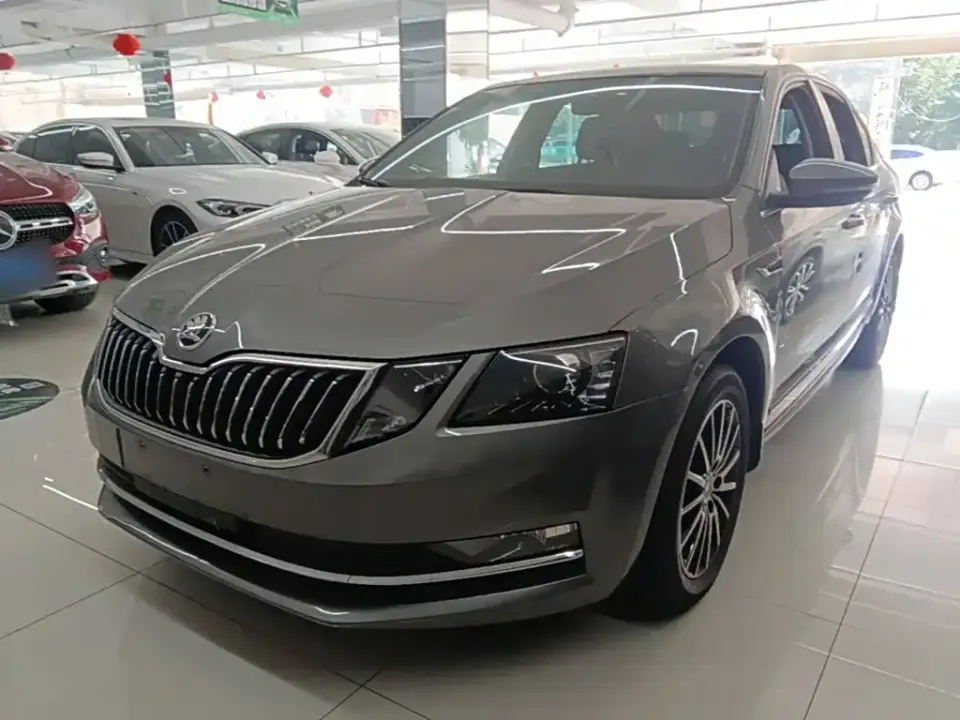 Skoda Octavia TSI230 DSG Zhixing Luxury Edition China VI 2020