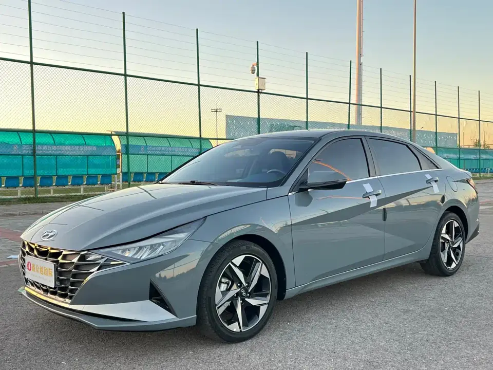 Hyundai Elantra 1.5L CVT LUX Premium Edition 2023