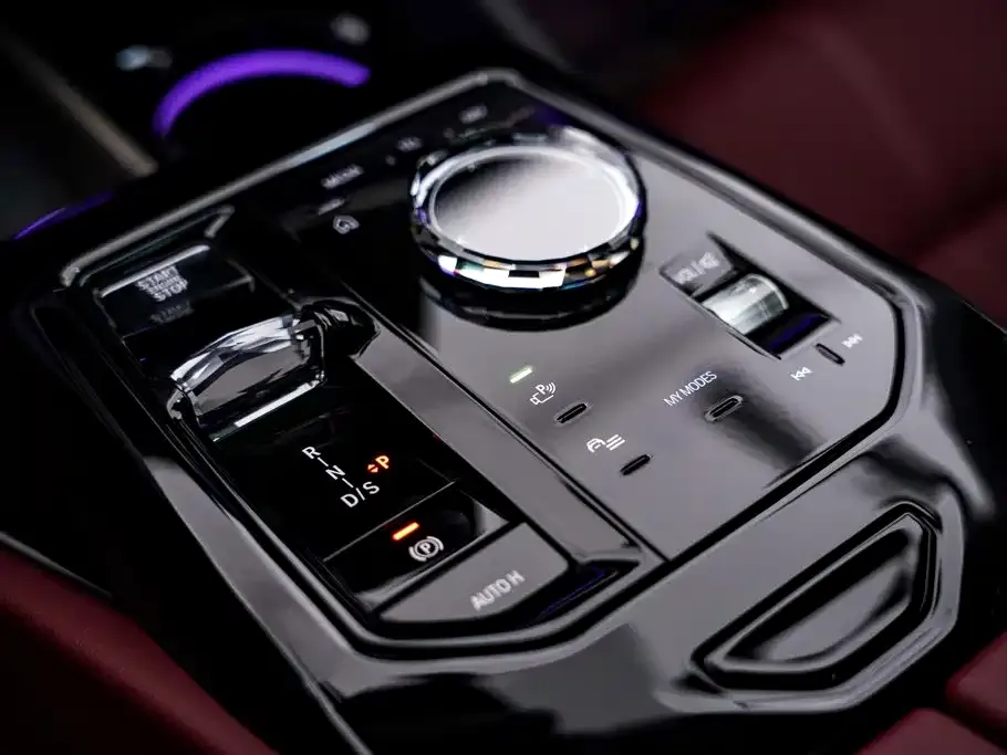 BMW 5 Series 530Li Premium Luxury Package 2025 — фото 20