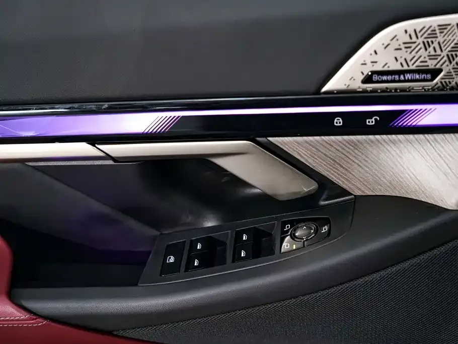 BMW 5 Series 530Li Premium Luxury Package 2025 — фото 23