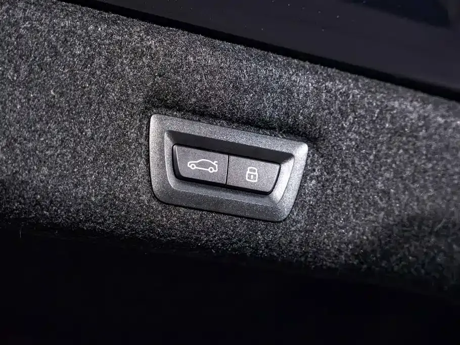BMW 5 Series 530Li Premium Luxury Package 2025 — фото 30