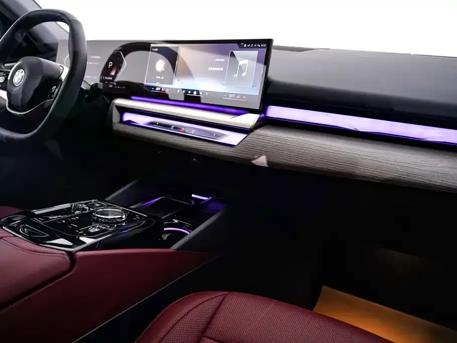 BMW 5 Series 530Li Premium Luxury Package 2025 — фото 24