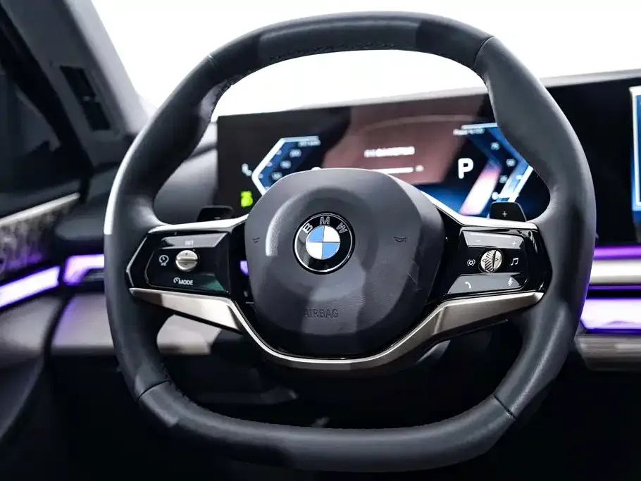 BMW 5 Series 530Li Premium Luxury Package 2025 — фото 14