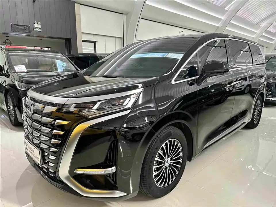 Denza D9 DM-i 980 AWD Prestige 2025