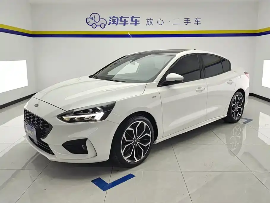 Ford Focus Sedan EcoBoost 180 Auto ST Line 2021