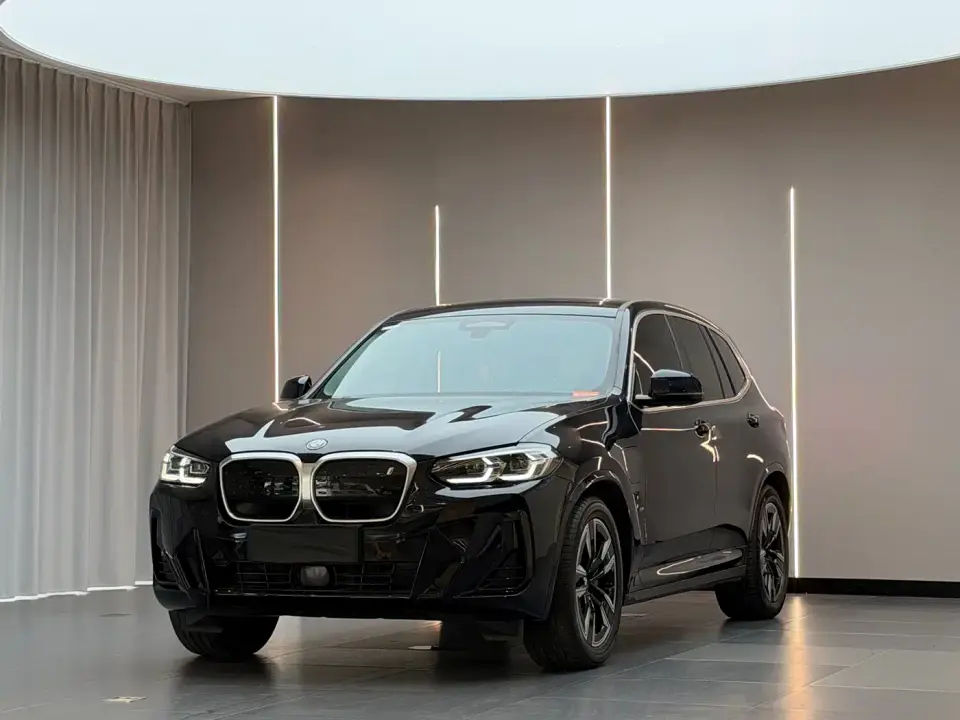 BMW iX3 Leading Edition 2024
