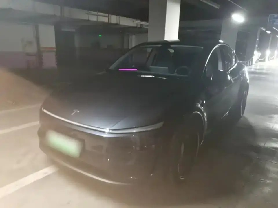 Tesla Model Y Rear-Wheel Drive 2025