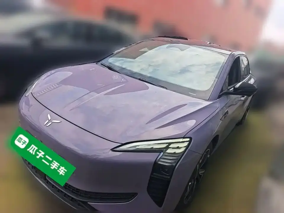 Hongqi EH7 760 Pro+ 4WD Glory Edition 2024