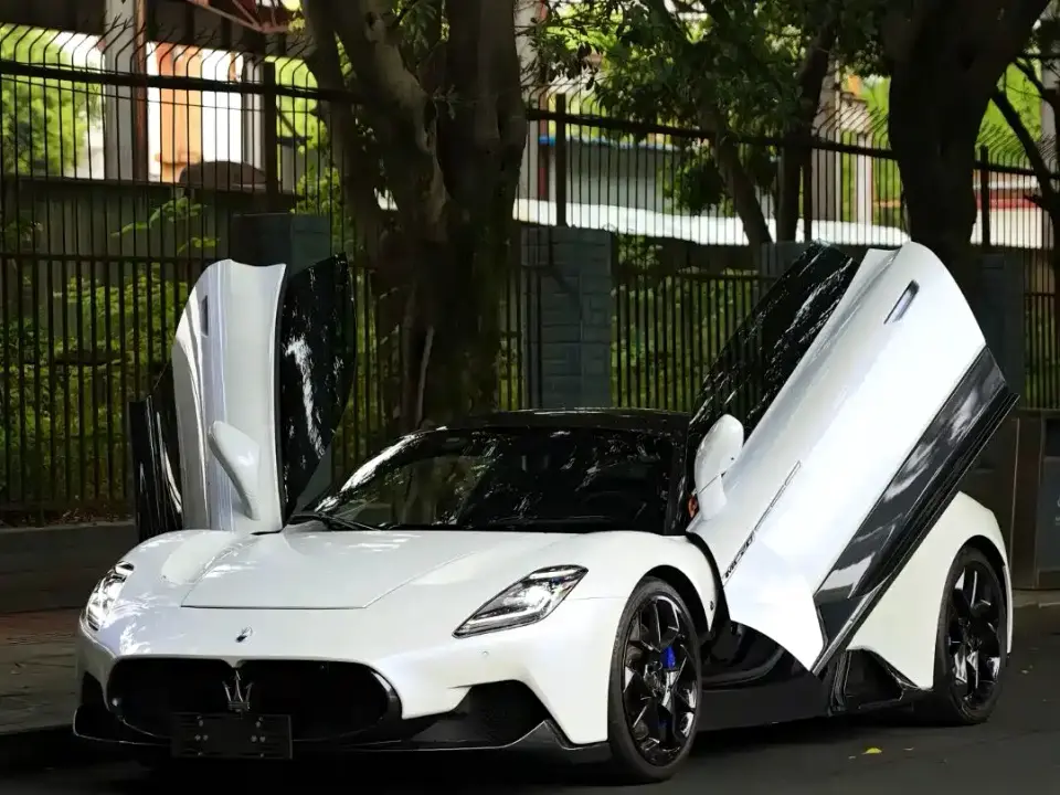 Maserati MC20 3.0T Standard Edition 2023