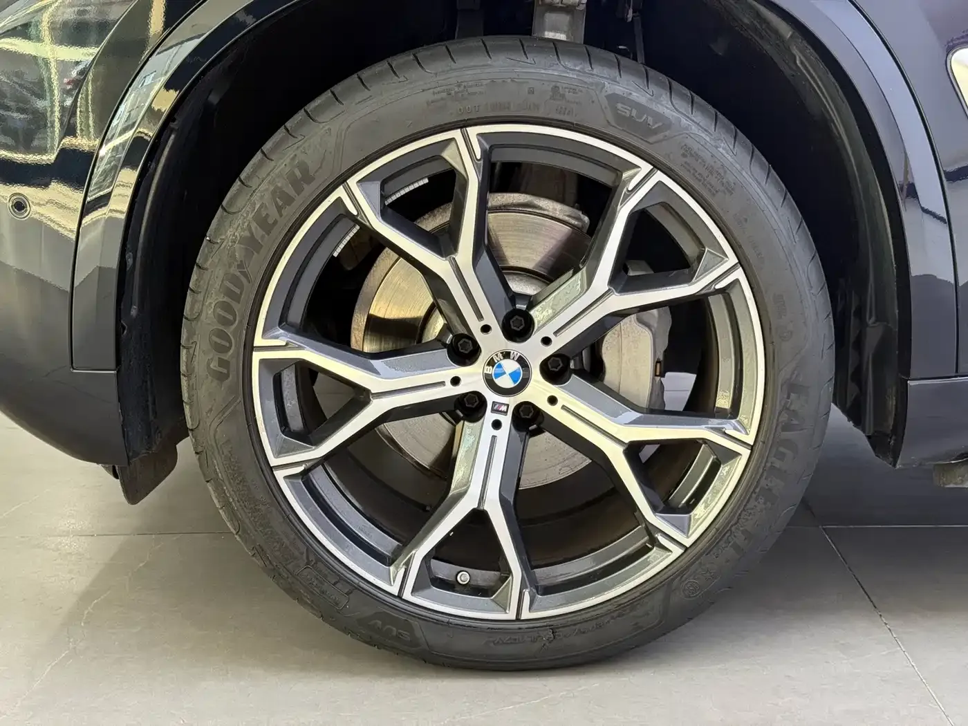 BMW X5 Model xDrive 30Li Exclusive M Sport Blackout Package 2025 — фото 7