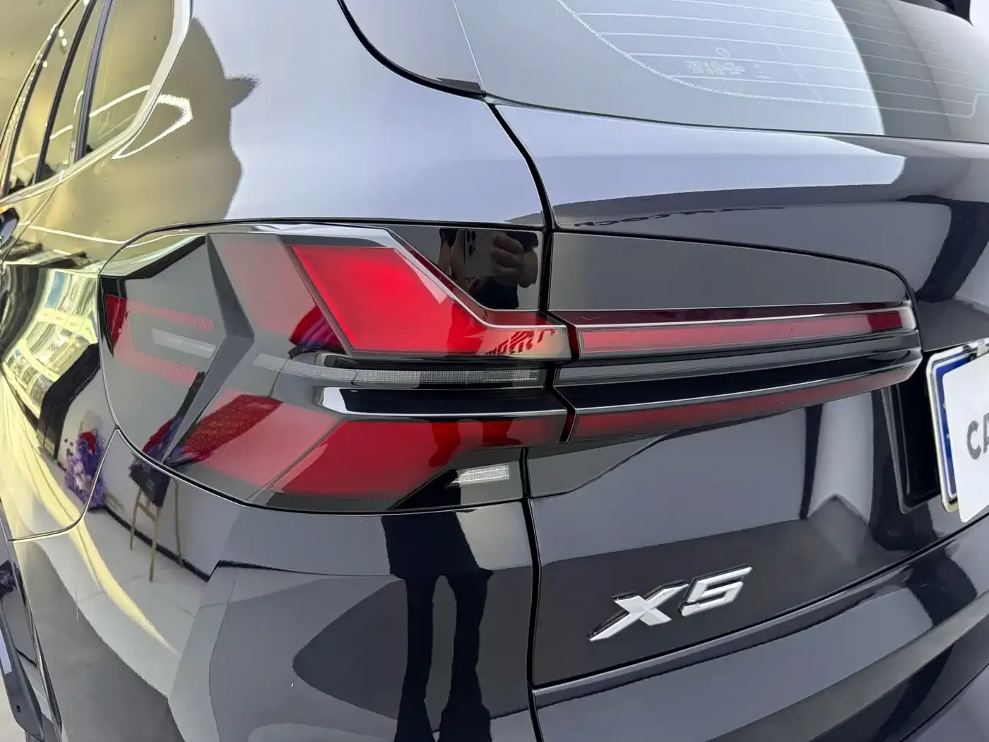 BMW X5 Model xDrive 30Li Exclusive M Sport Blackout Package 2025 — фото 6