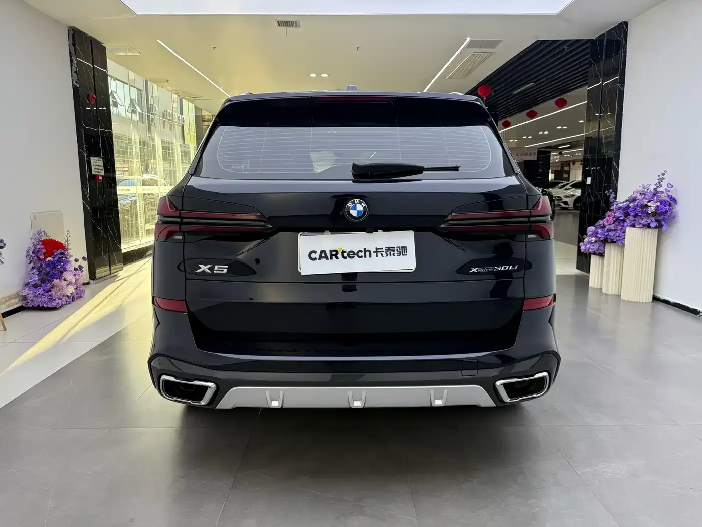 BMW X5 Model xDrive 30Li Exclusive M Sport Blackout Package 2025 — фото 4