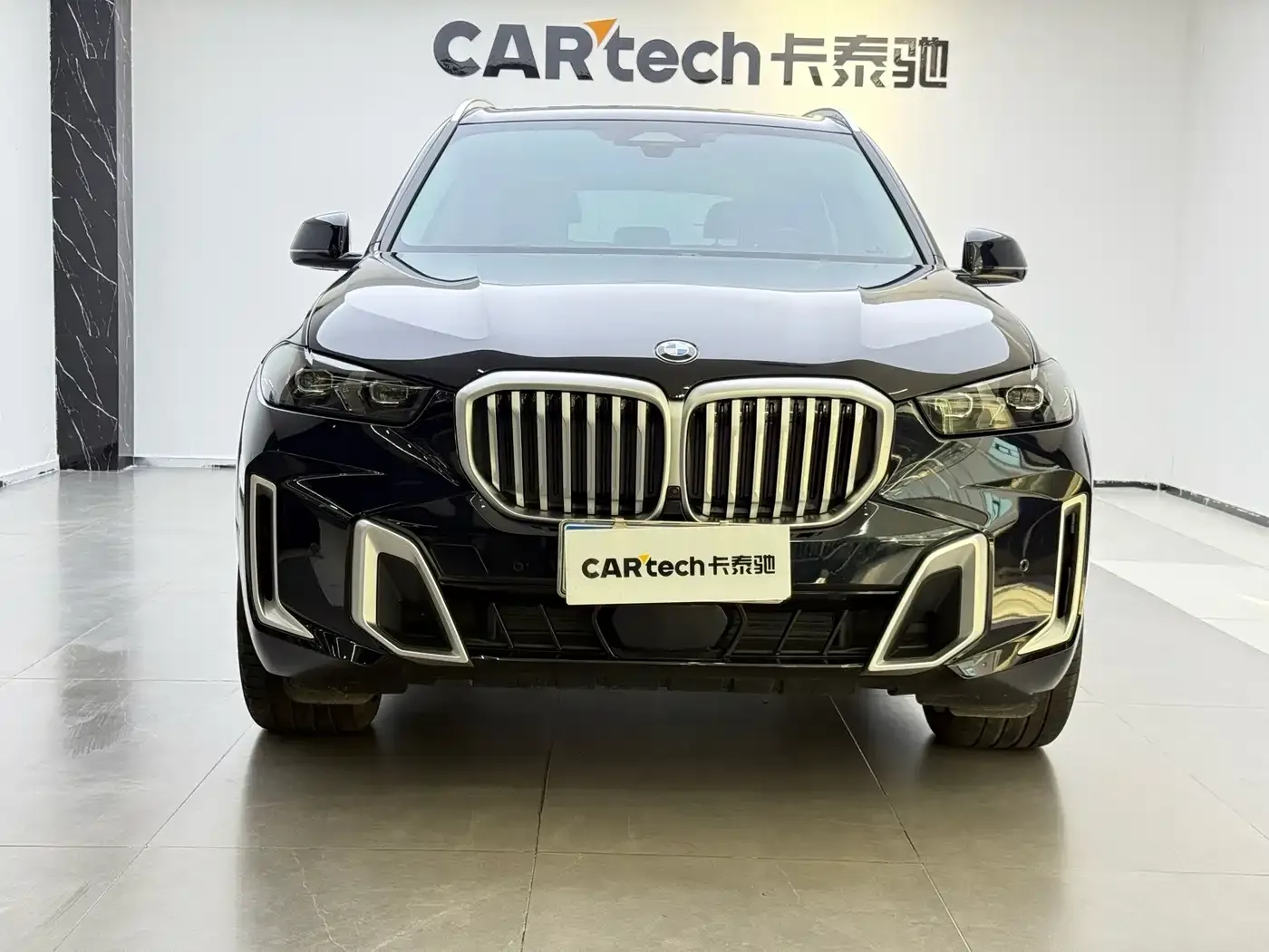 BMW X5 Model xDrive 30Li Exclusive M Sport Blackout Package 2025 — фото 3
