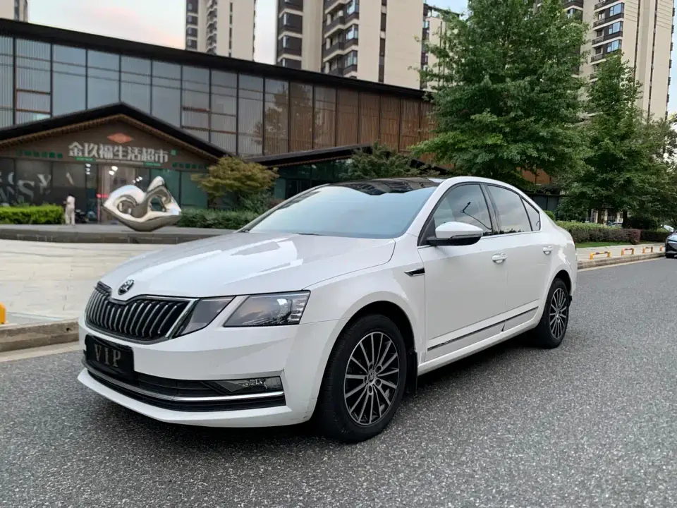 Skoda Octavia 1.5L Automatic Smart Luxury China VI 2020