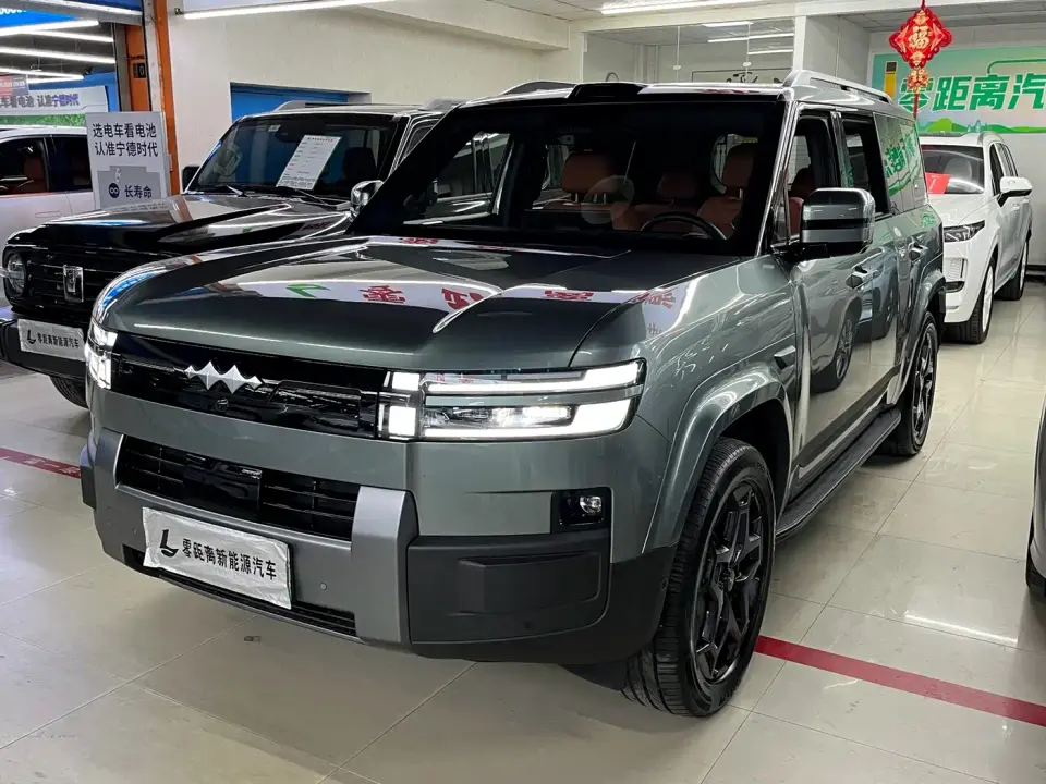 Fangchengbao Titanium 7 AWD Base Model 2025