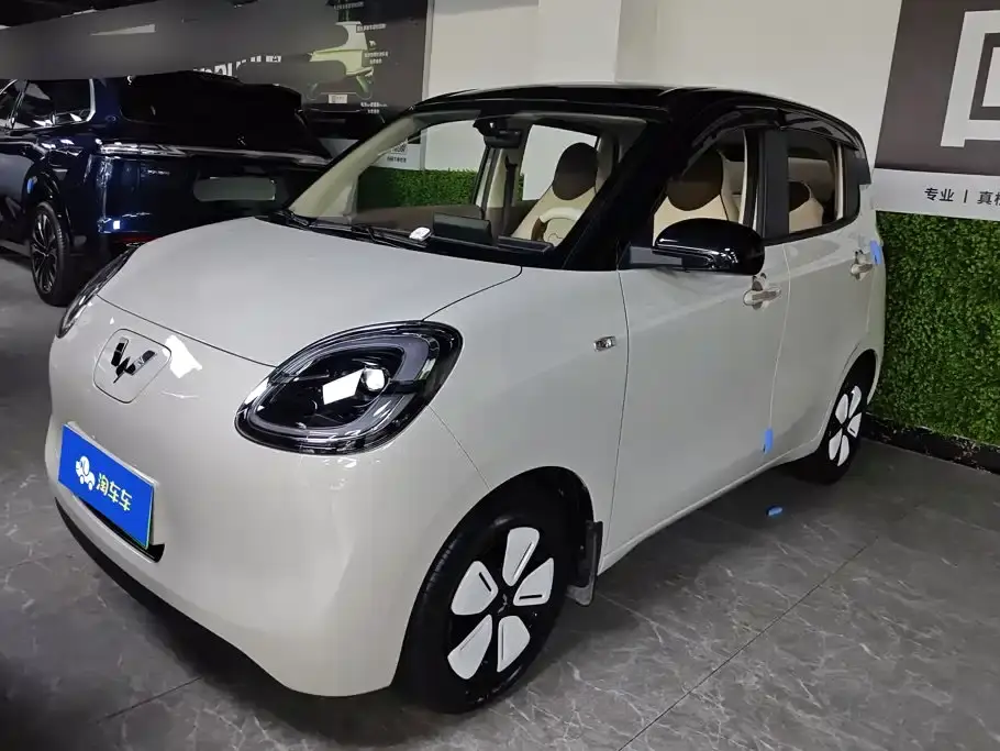 Wuling Motors Hongguang MINIEV 4-Door Premium+ Edition 2025