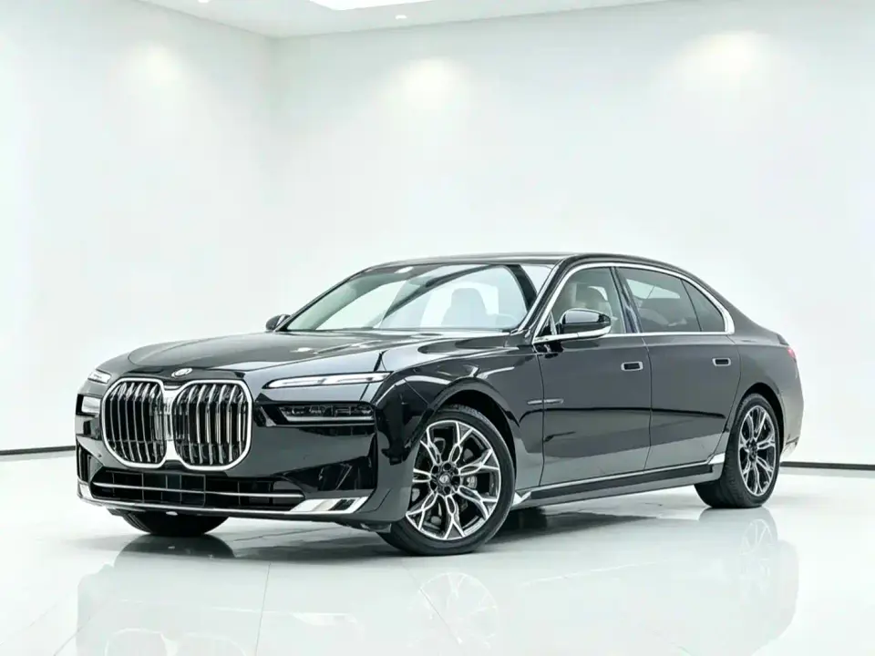 BMW 7 Series Model 735Li Luxury Package 2023