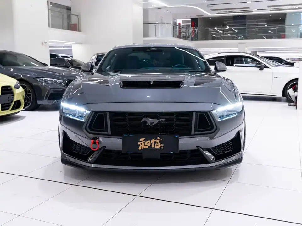 Ford Mustang 5.0L V8 Dark Horse 2025