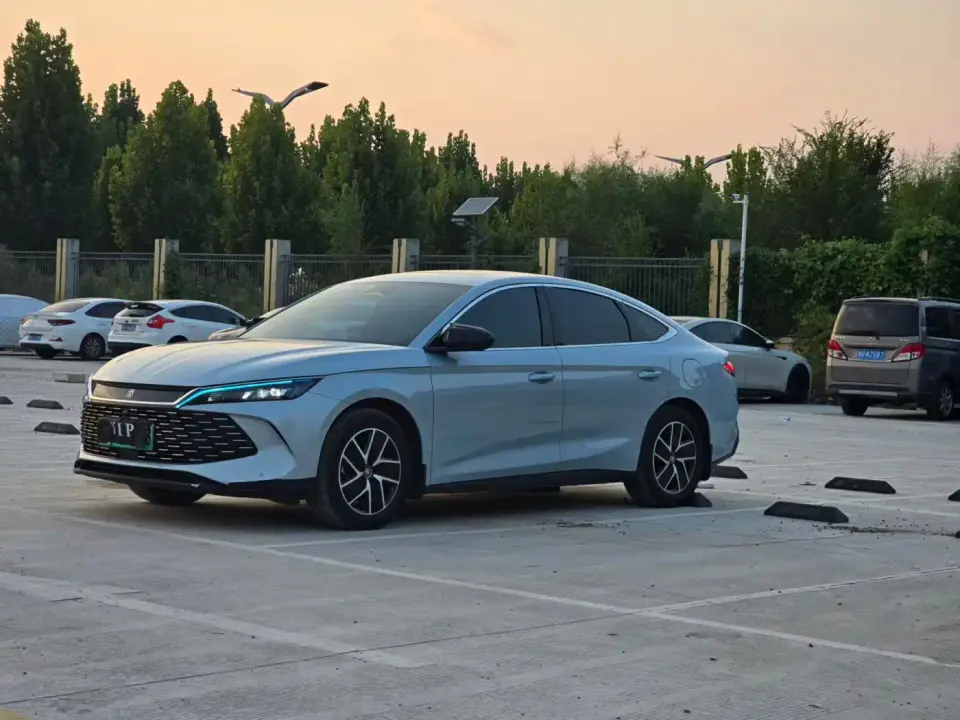 BYD Qin L DM-i 120KM Leading 2025