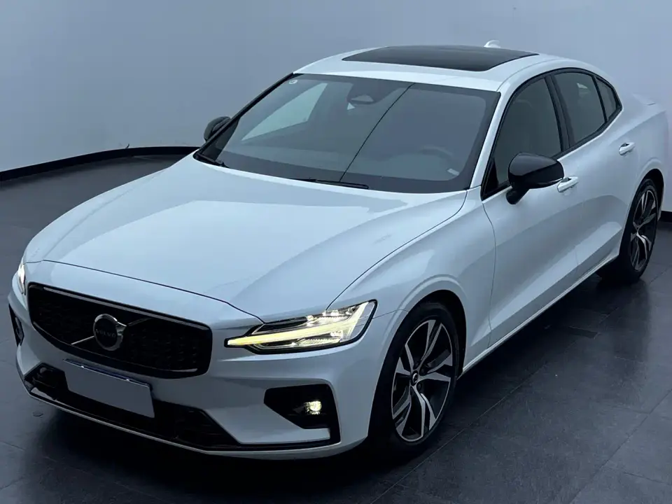 Volvo S60 B5 Elegance Sport Edition 2024