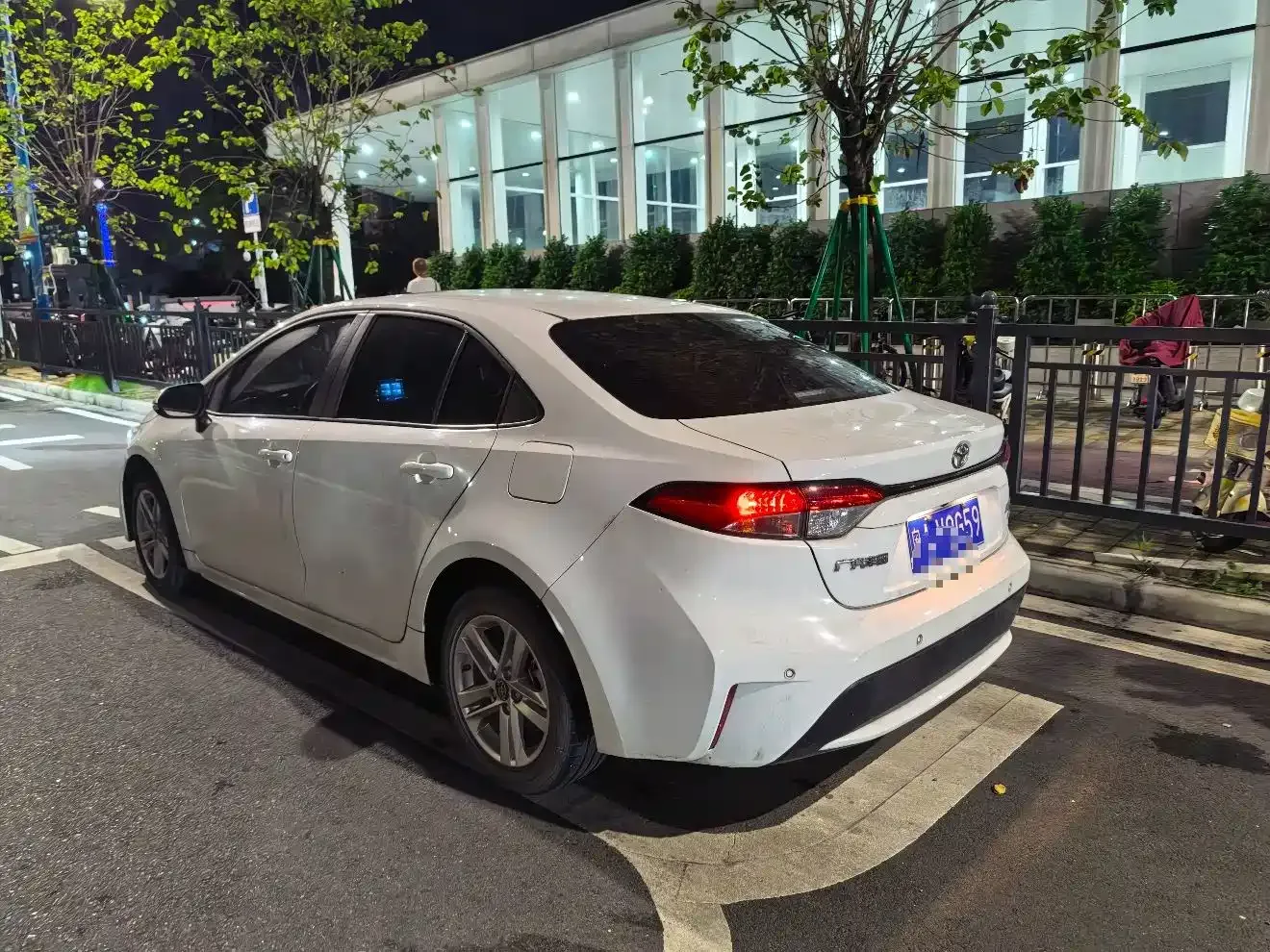 Toyota Levin 185T CVT Luxury Edition 2022 — фото 2