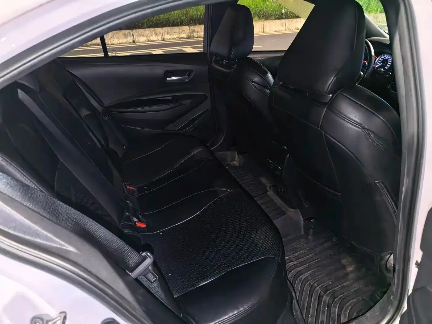 Toyota Levin 185T CVT Luxury Edition 2022 — фото 8
