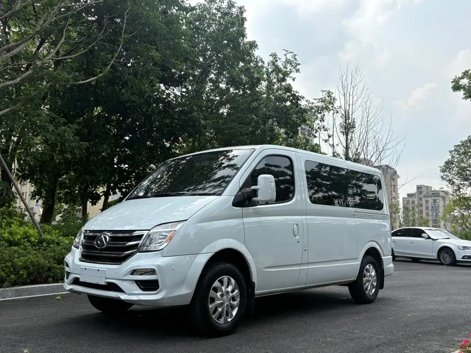 SAIC Maxus Xintu V80 2.0T PLUS AMT Aoyuntong Short Wheelbase Medium Roof 5/6 Seats 2022