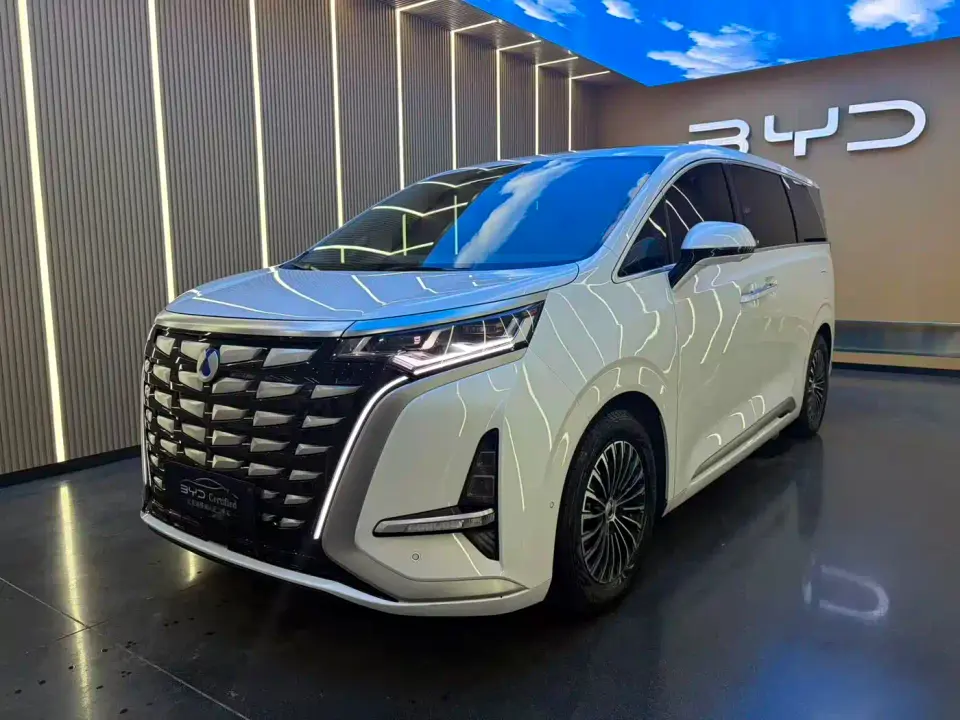 Denza D9 DM-i 970 AWD Flagship 2023