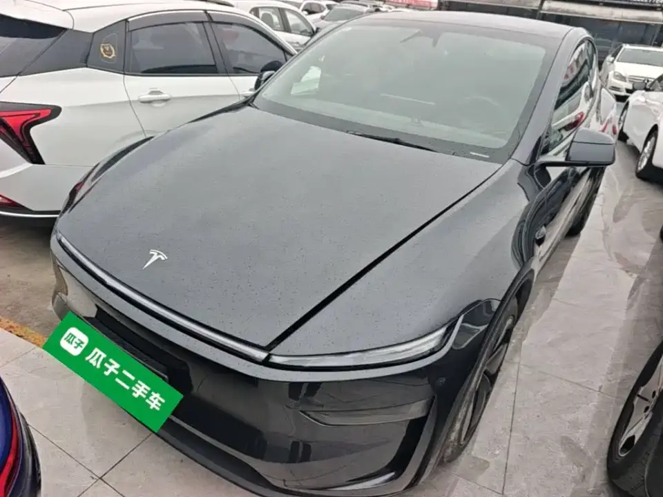 Tesla Model Y Model Rear-Wheel Drive Launch Edition 2025