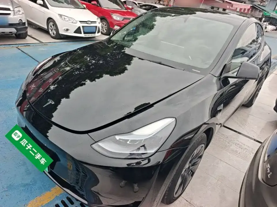 Tesla Model Y Rear-Wheel Drive Version 2024