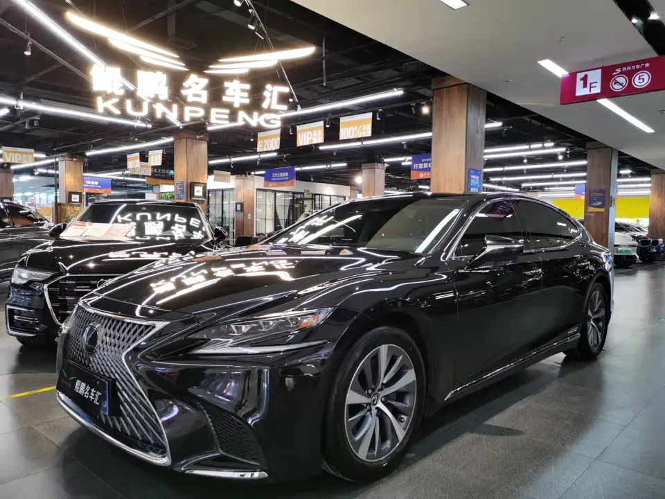 Lexus LS 500h Excellence (China VI) 2020
