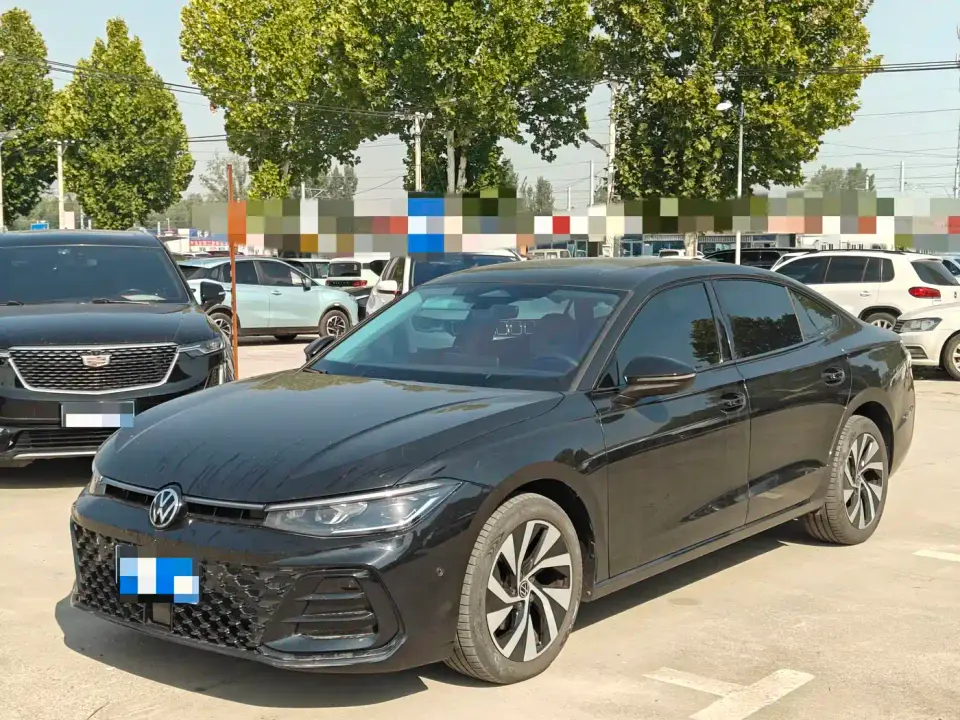 Volkswagen Passat Model Pro 380TSI Starlight Dragon Edition 2025
