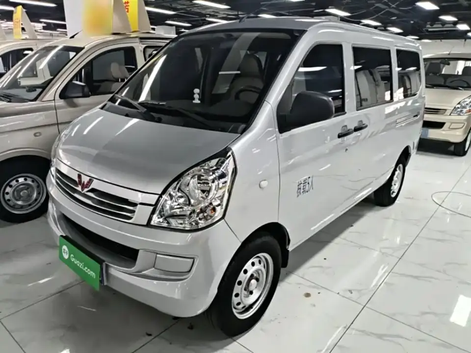 Wuling Motors Wuling Rongguang S Model 1.2L Basic 5-Seater LSI 2021