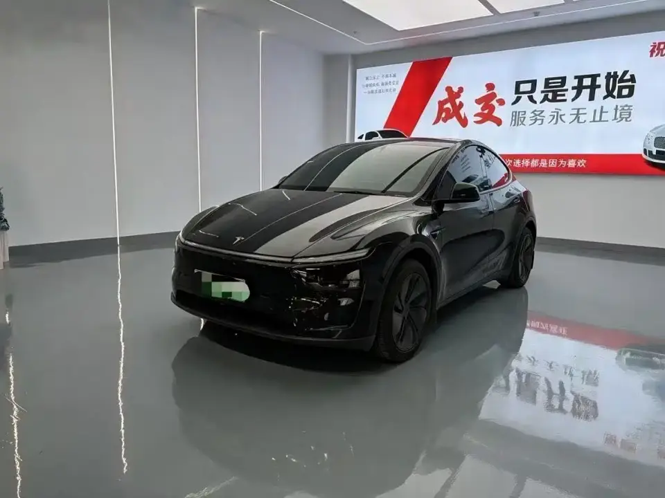 Tesla Model Y Rear-Wheel Drive 2026