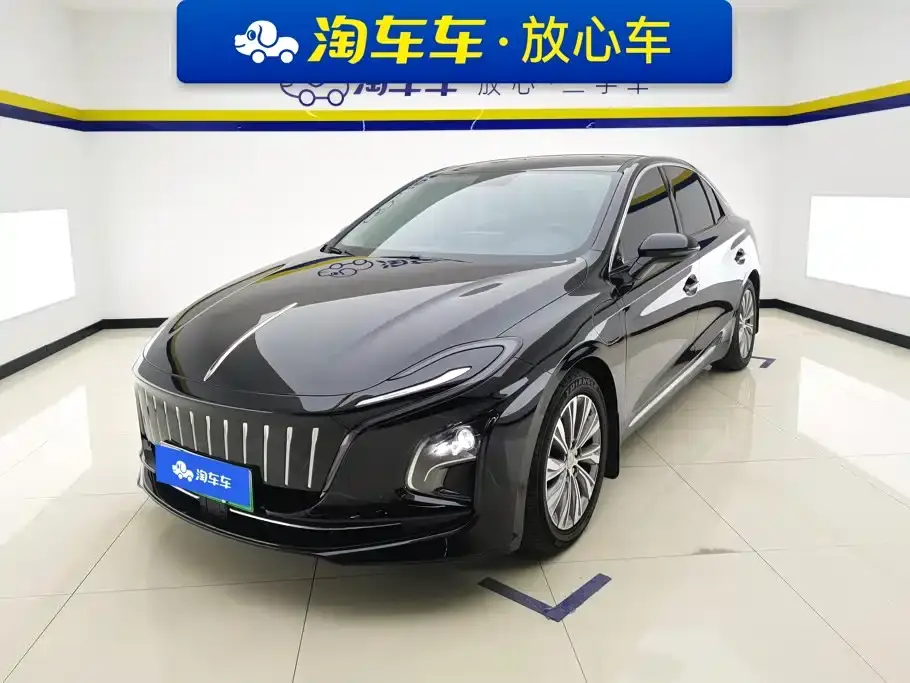 Hongqi E-QM5 620km PLUS 2024