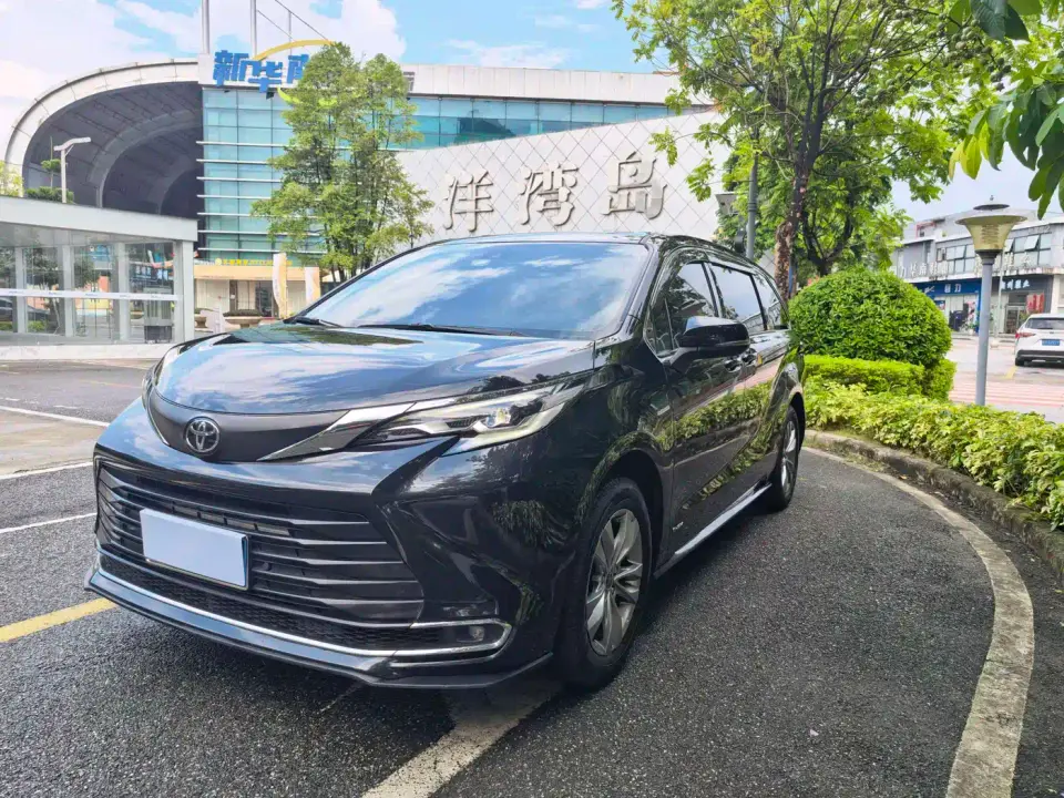 Toyota Sienna 2.5L Hybrid Comfort Edition 2024