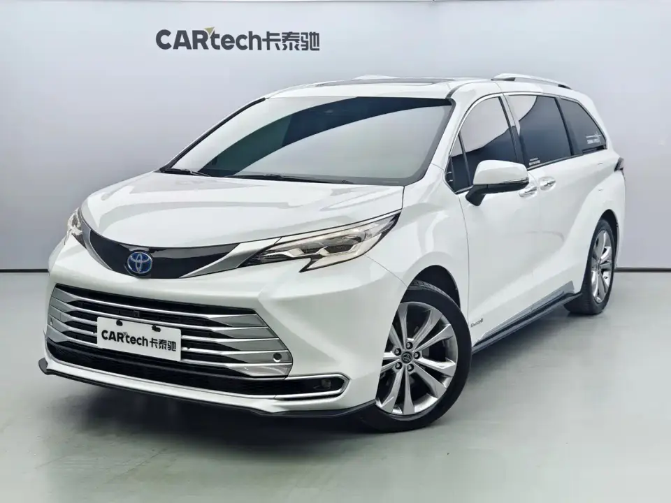 Toyota Sienna 2.5L Hybrid Platinum Edition 2024