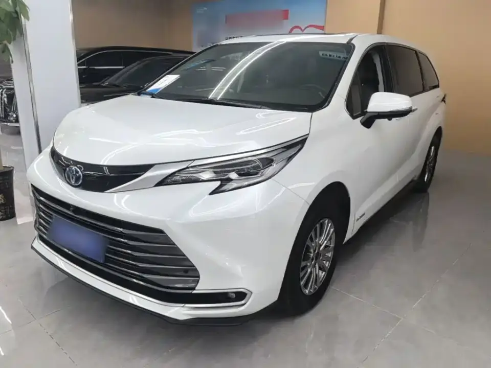 Toyota Sienna 2.5L Hybrid Luxury Edition 2022