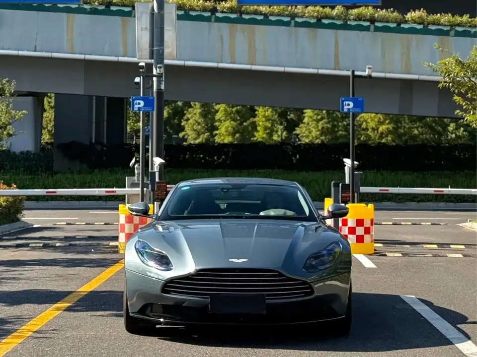 Aston Martin DB11 Model 4.0T V8 Coupe 2020