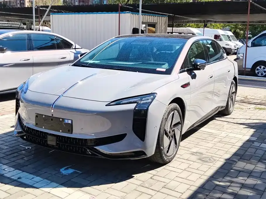 Hongqi EH7 640 AWD Smart Selection Edition 2025