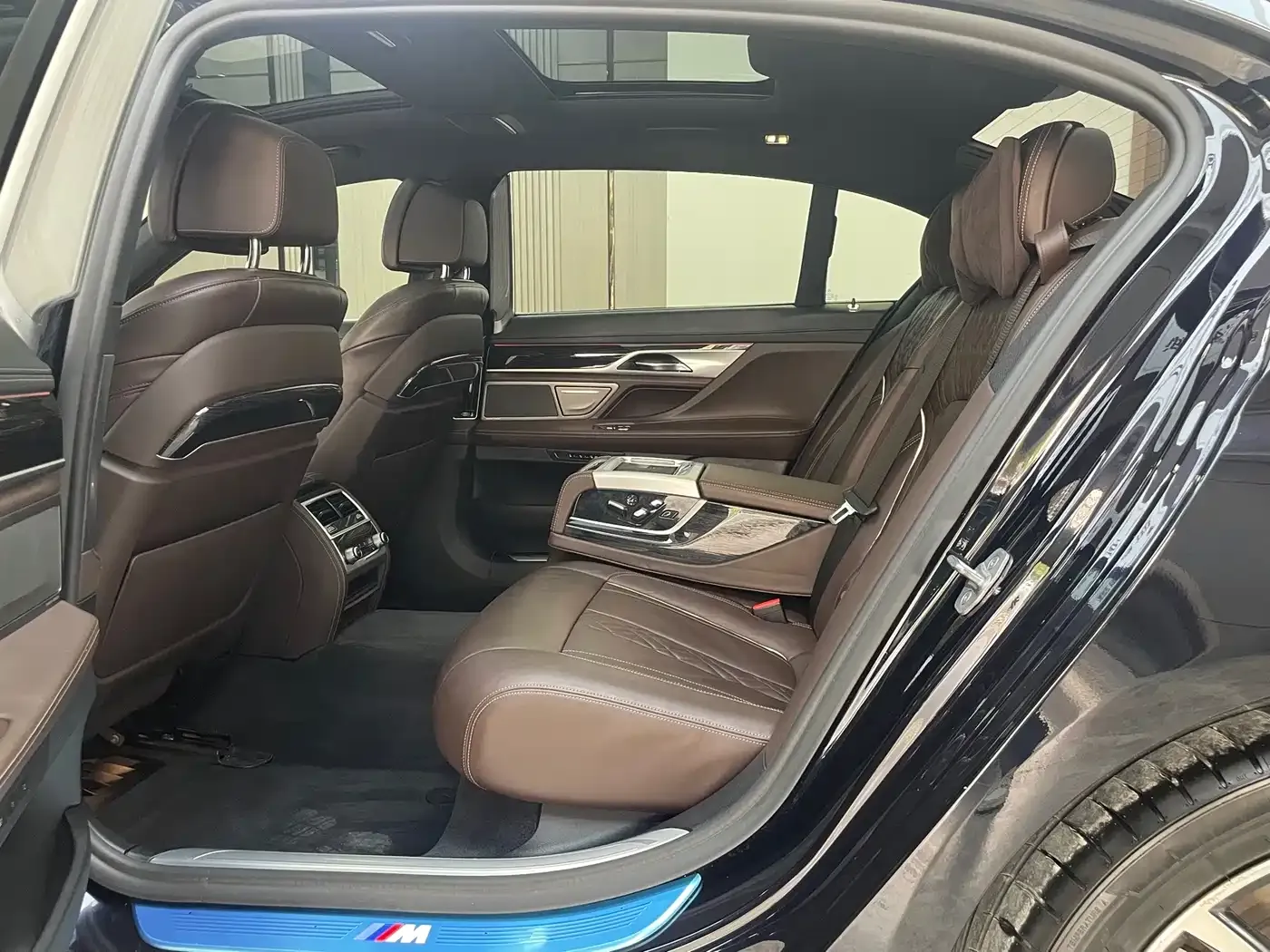 BMW 7 Series 730Li M Sport Package 2020 — фото 12