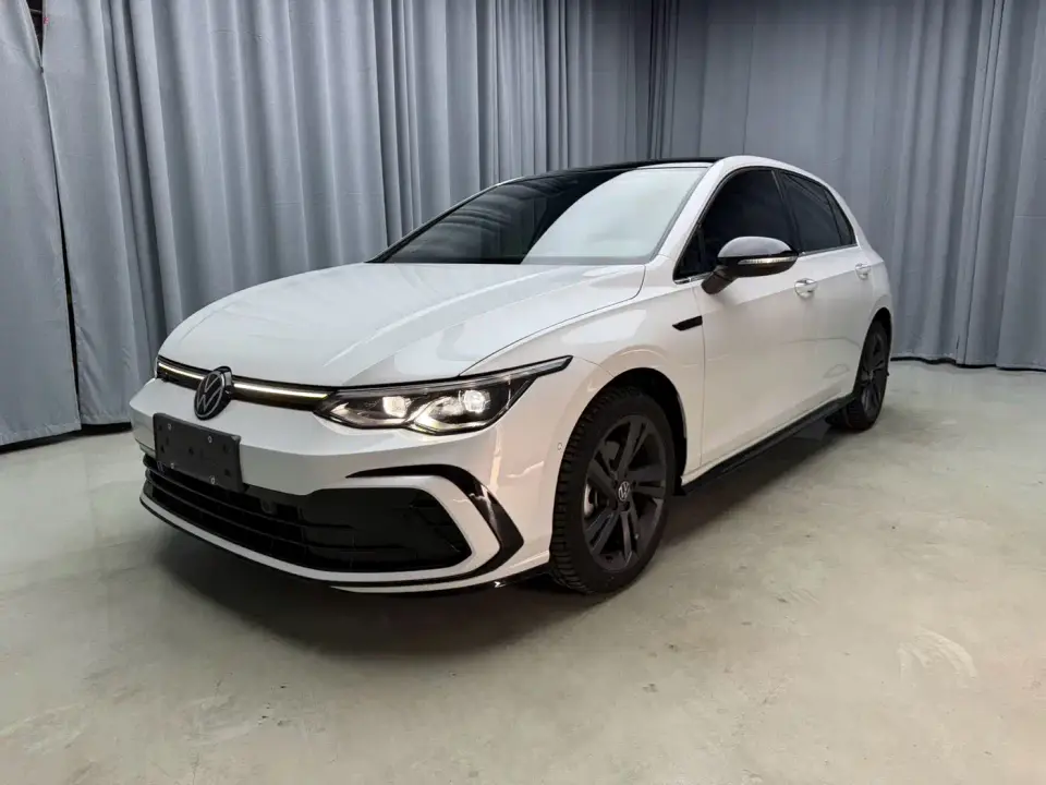 Volkswagen Golf Model 280TSI DSG R-Line 2022