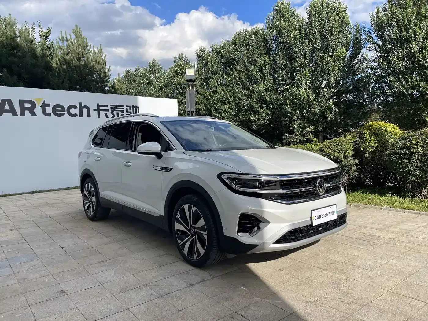 Volkswagen Talagon 380TSI 4WD Flagship Victory Edition 6-seater 2022 — фото 3