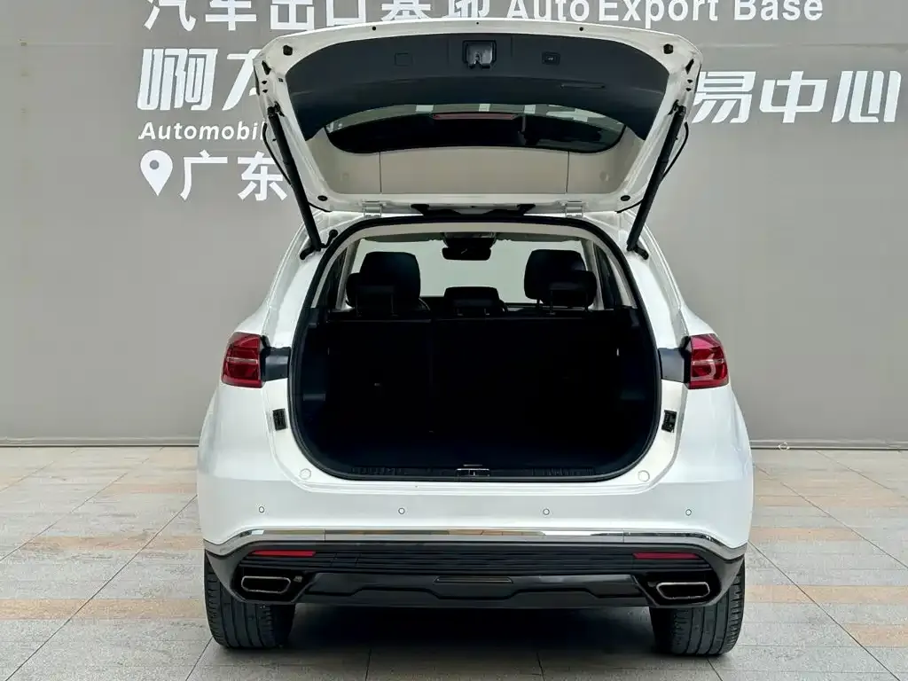 Hongqi HS5 Facelift 2.0T Smart Flag Enjoyment AWD Edition 2022 — фото 14
