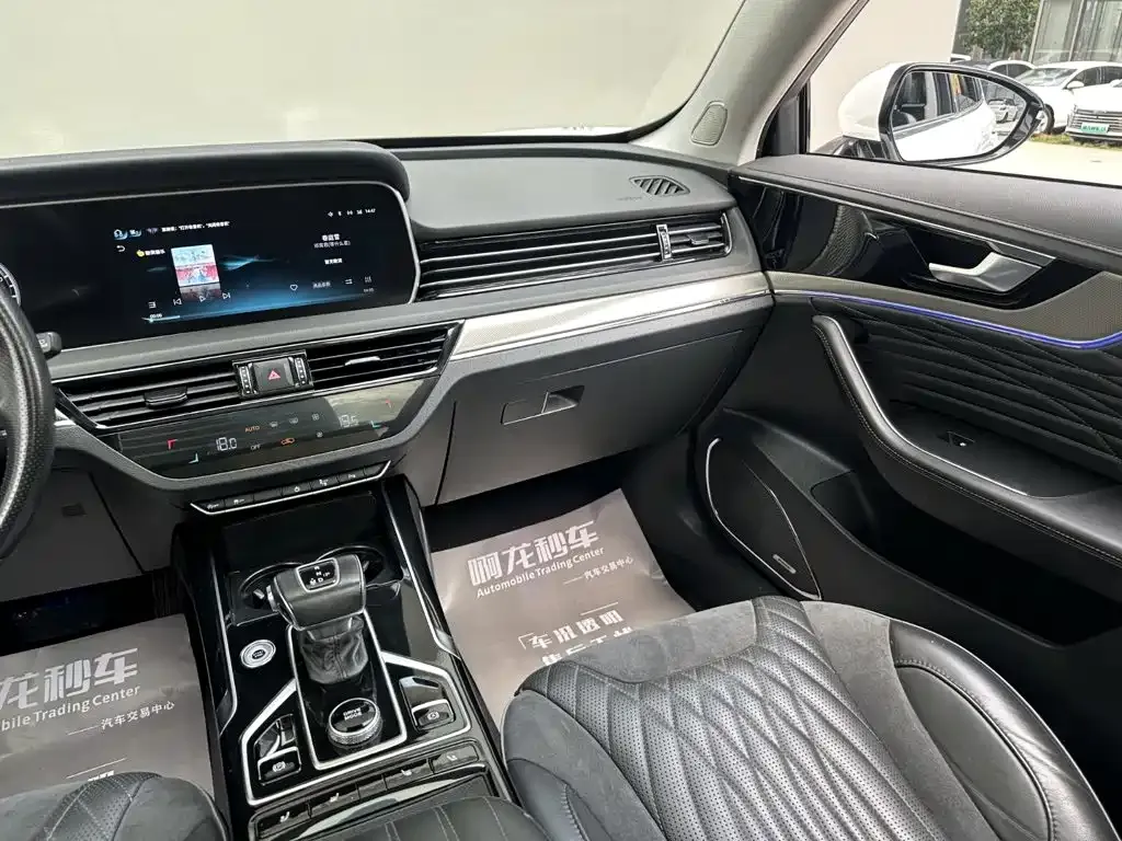 Hongqi HS5 Facelift 2.0T Smart Flag Enjoyment AWD Edition 2022 — фото 7