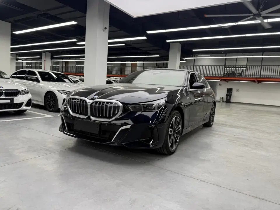 BMW 5 Series 530Li Leading M Sport Package 2025